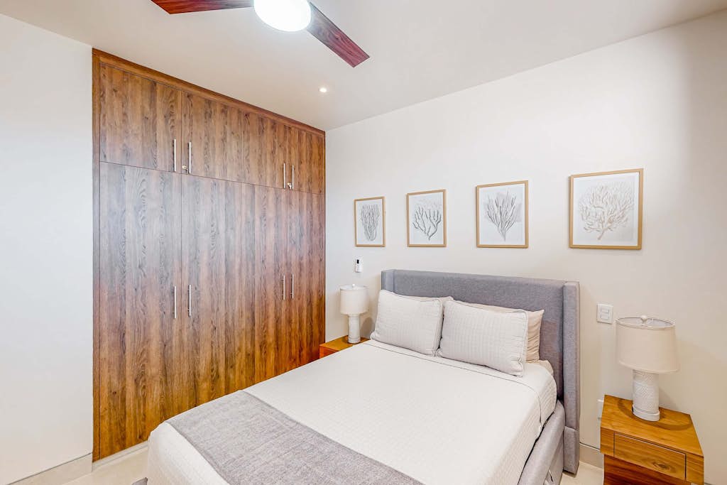 Stunning 2 BR - Pool - Awesome amenities