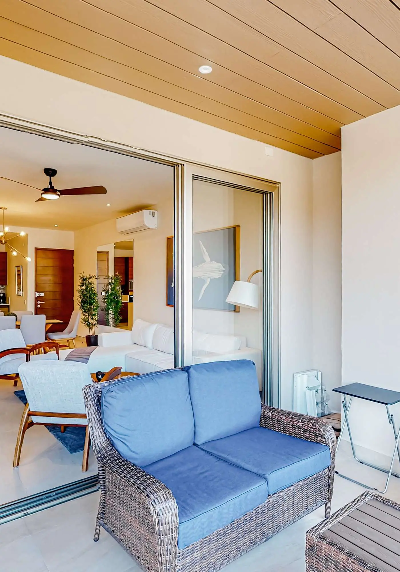 Stunning 2 BR - Pool - Awesome amenities
