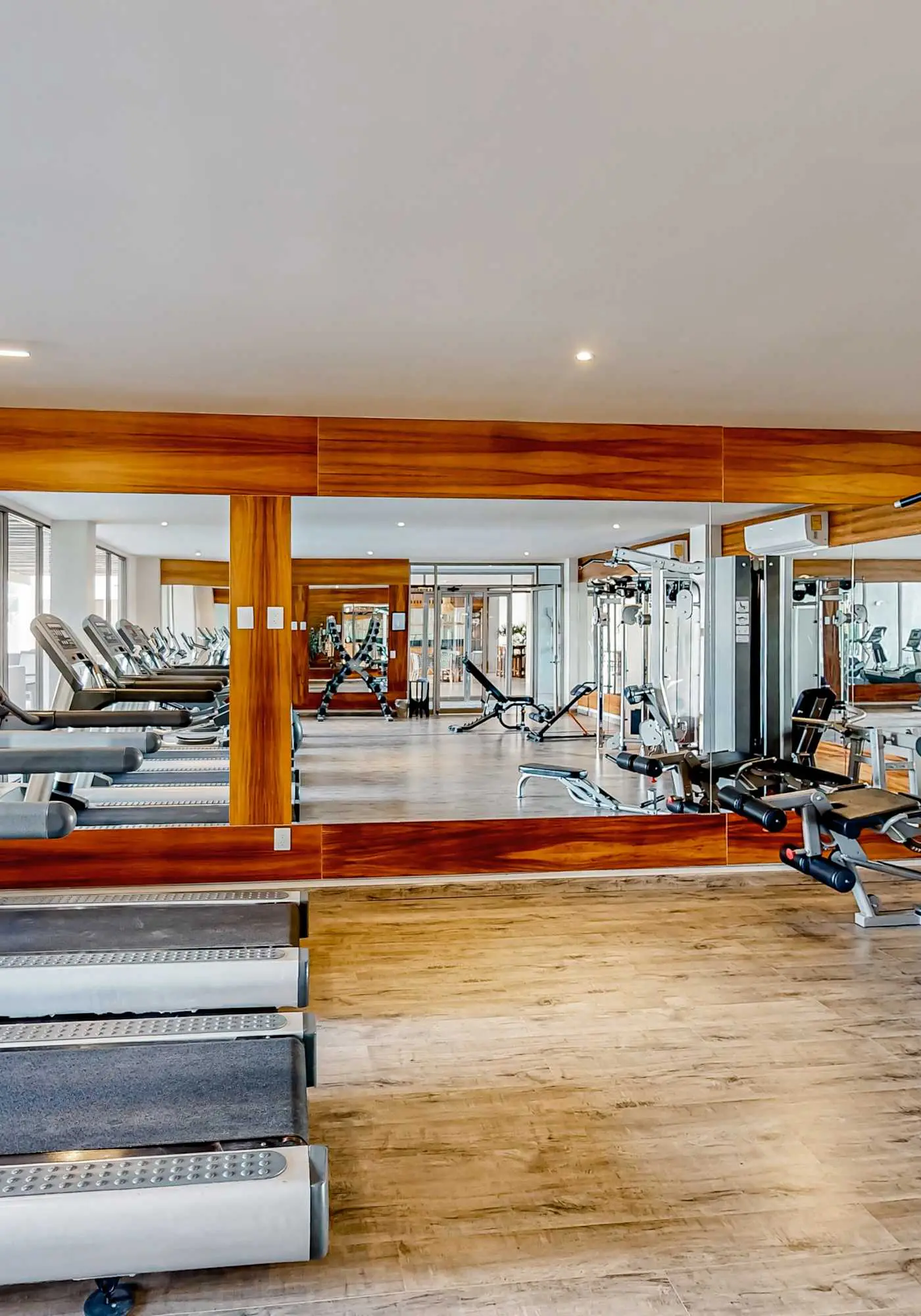 Stunning 2 BR - Pool - Awesome amenities