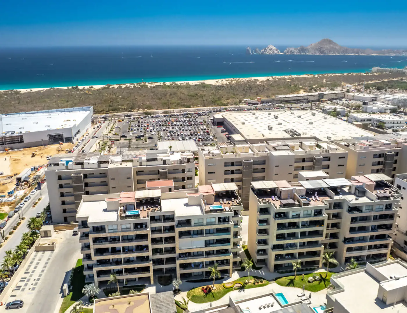 Stunning 2 BR - Pool - Awesome amenities