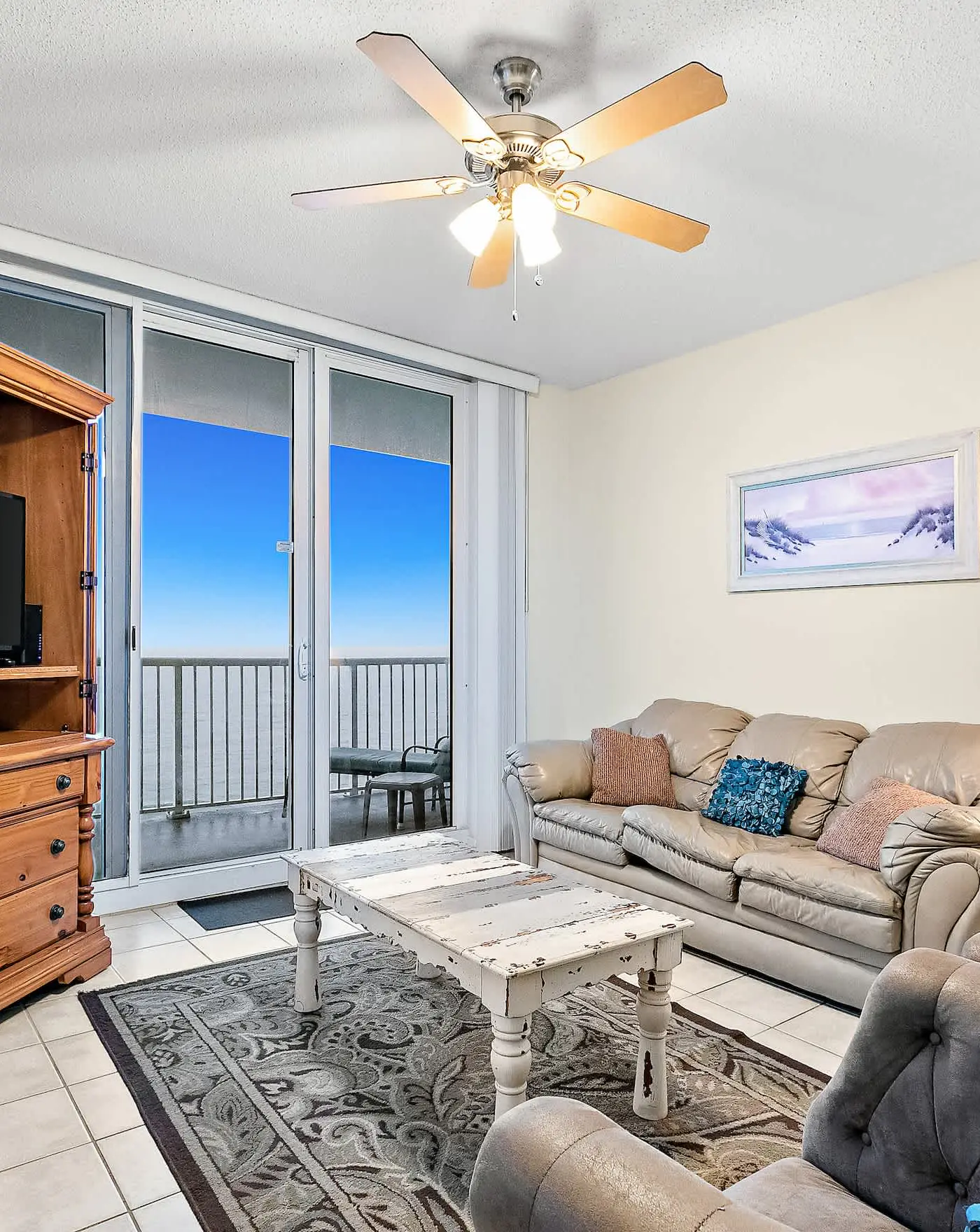 11th-floor oceanfront condo with pool, Gulf & pier views with laundry!
