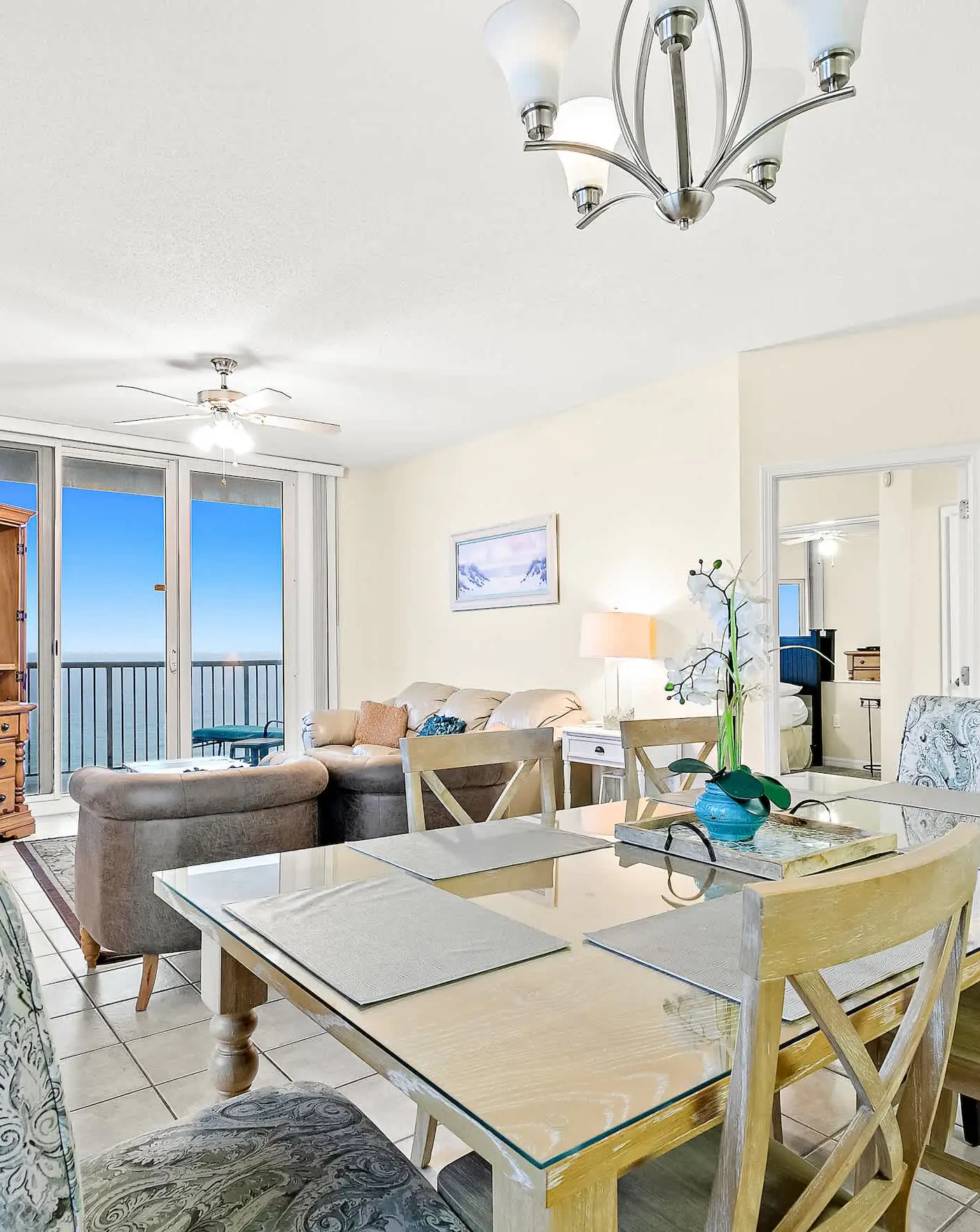 11th-floor oceanfront condo with pool, Gulf & pier views with laundry!