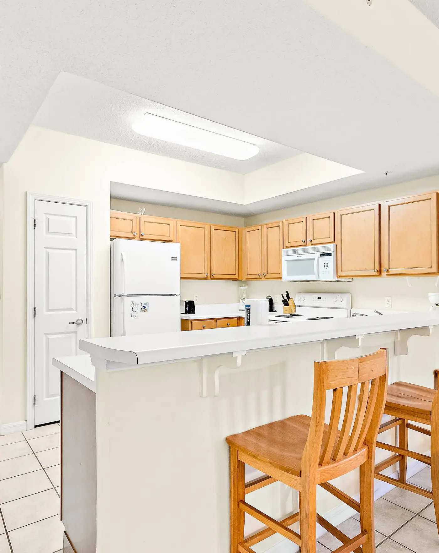 11th-floor oceanfront condo with pool, Gulf & pier views with laundry!