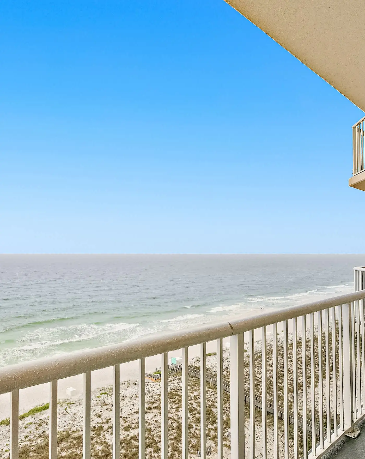 11th-floor oceanfront condo with pool, Gulf & pier views with laundry!