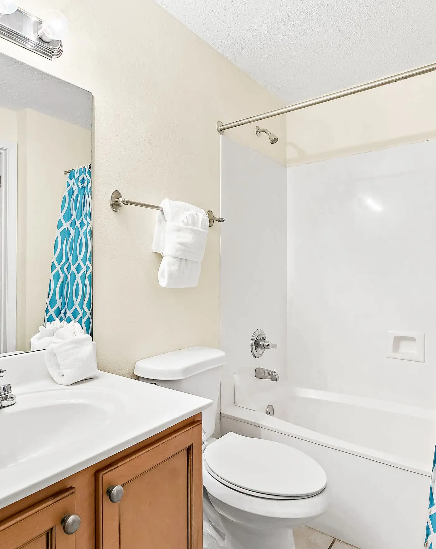 11th-floor oceanfront condo with pool, Gulf & pier views with laundry!