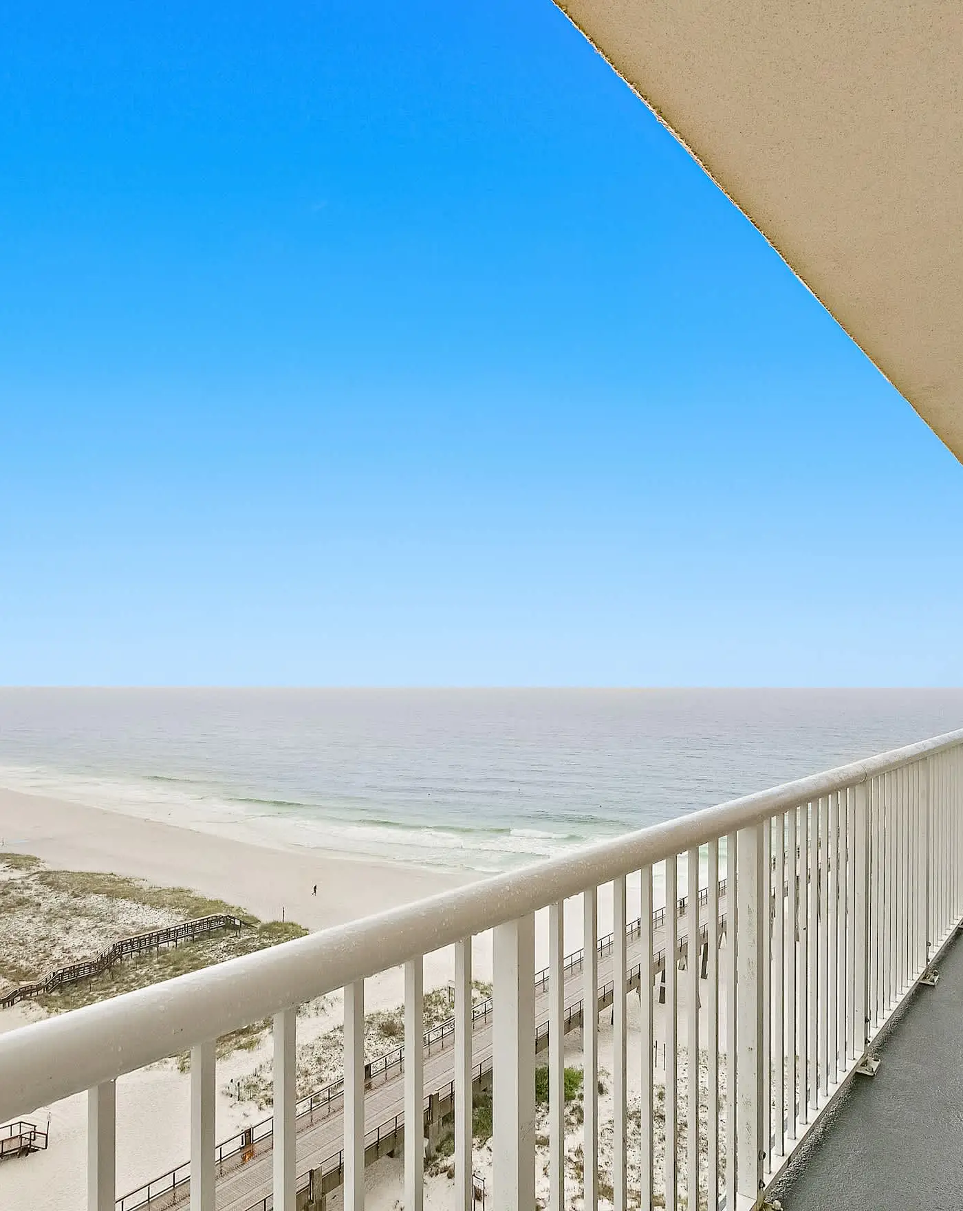 11th-floor oceanfront condo with pool, Gulf & pier views with laundry!