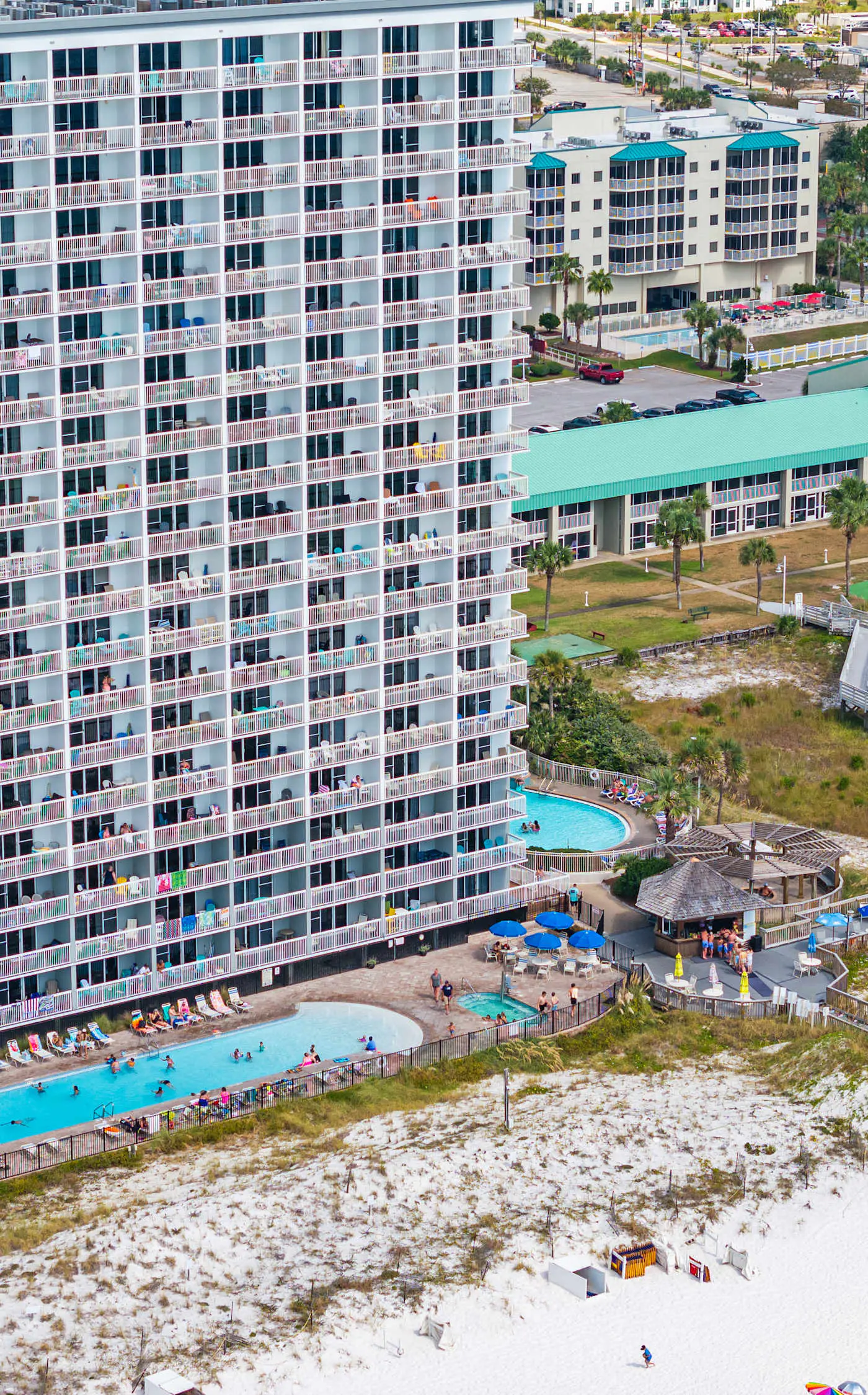 Gulf front condo with resort amenities, steps to the beach