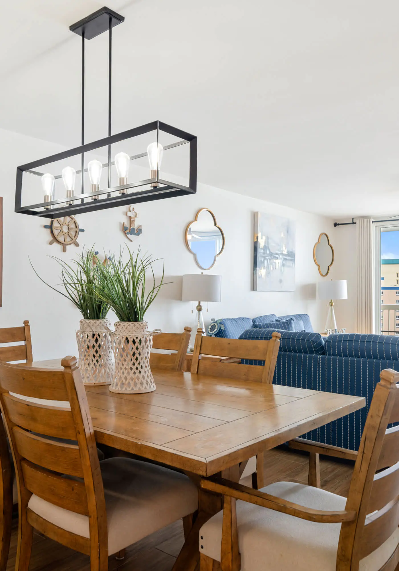 Gulf front condo with resort amenities, steps to the beach