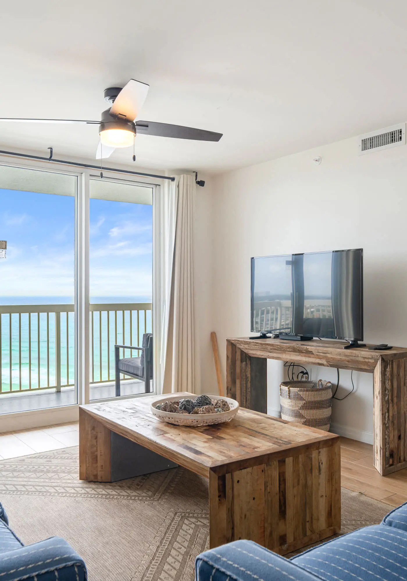 Gulf front condo with resort amenities, steps to the beach