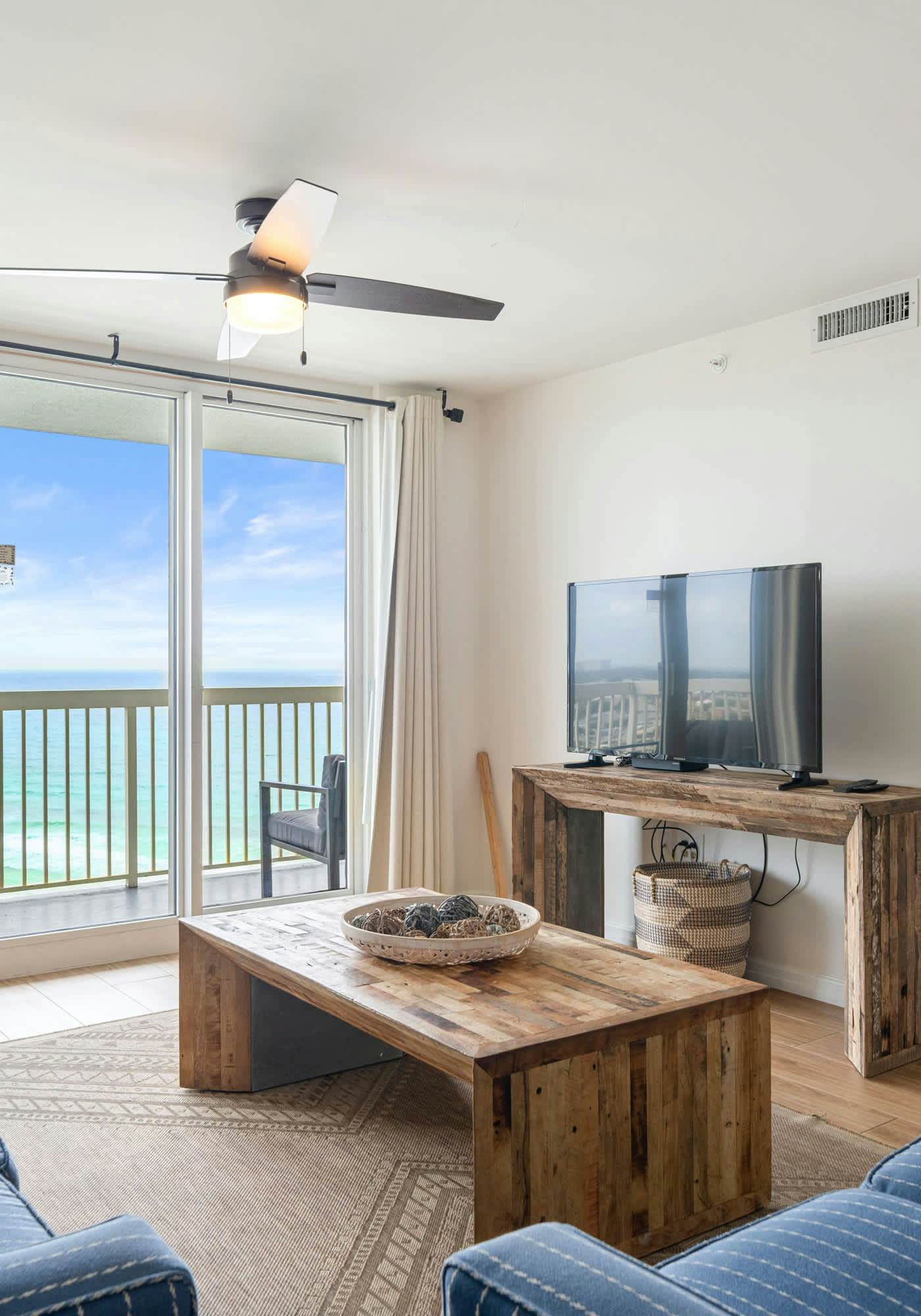 Gulf front condo with resort amenities, steps to the beach