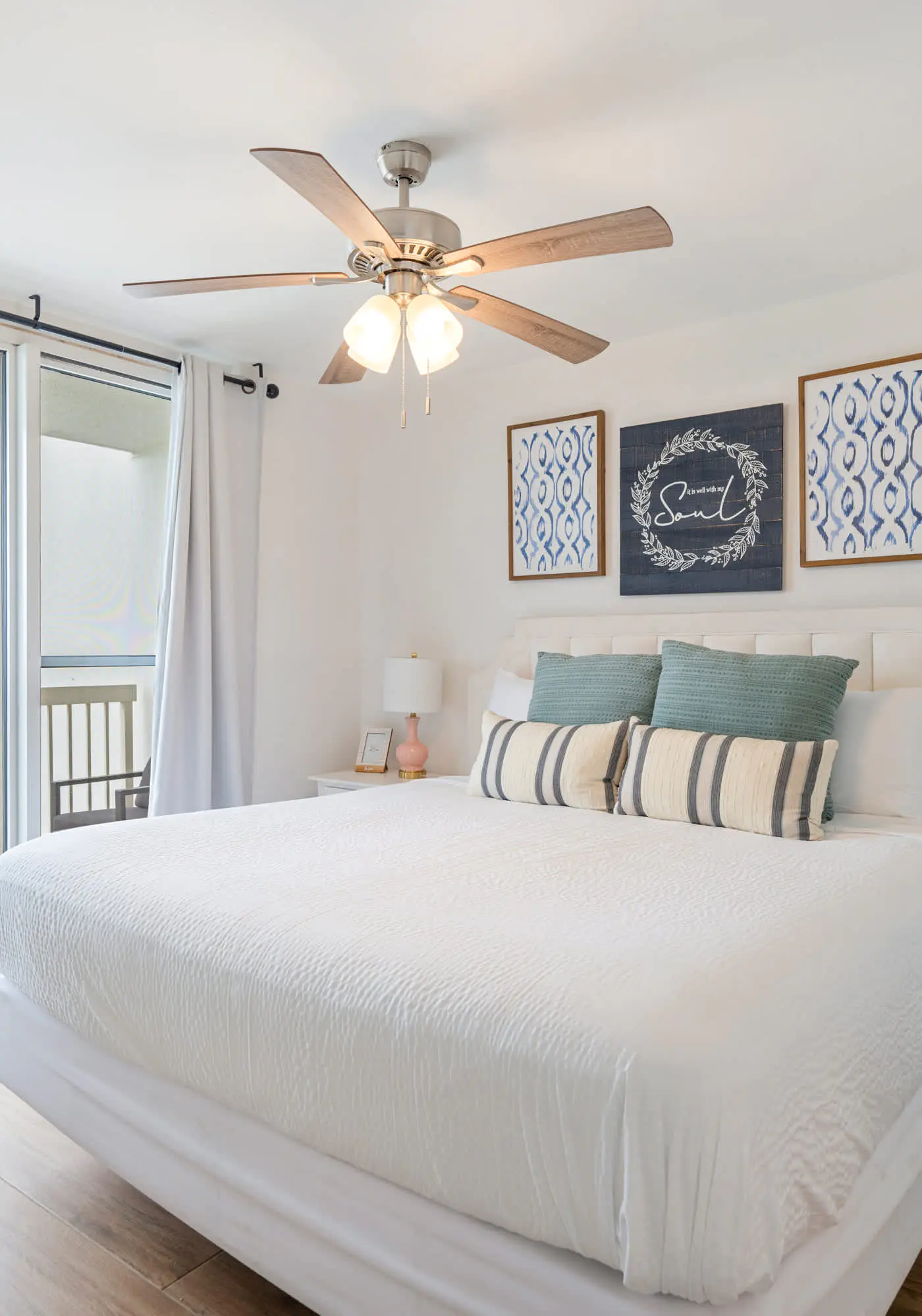 Gulf front condo with resort amenities, steps to the beach