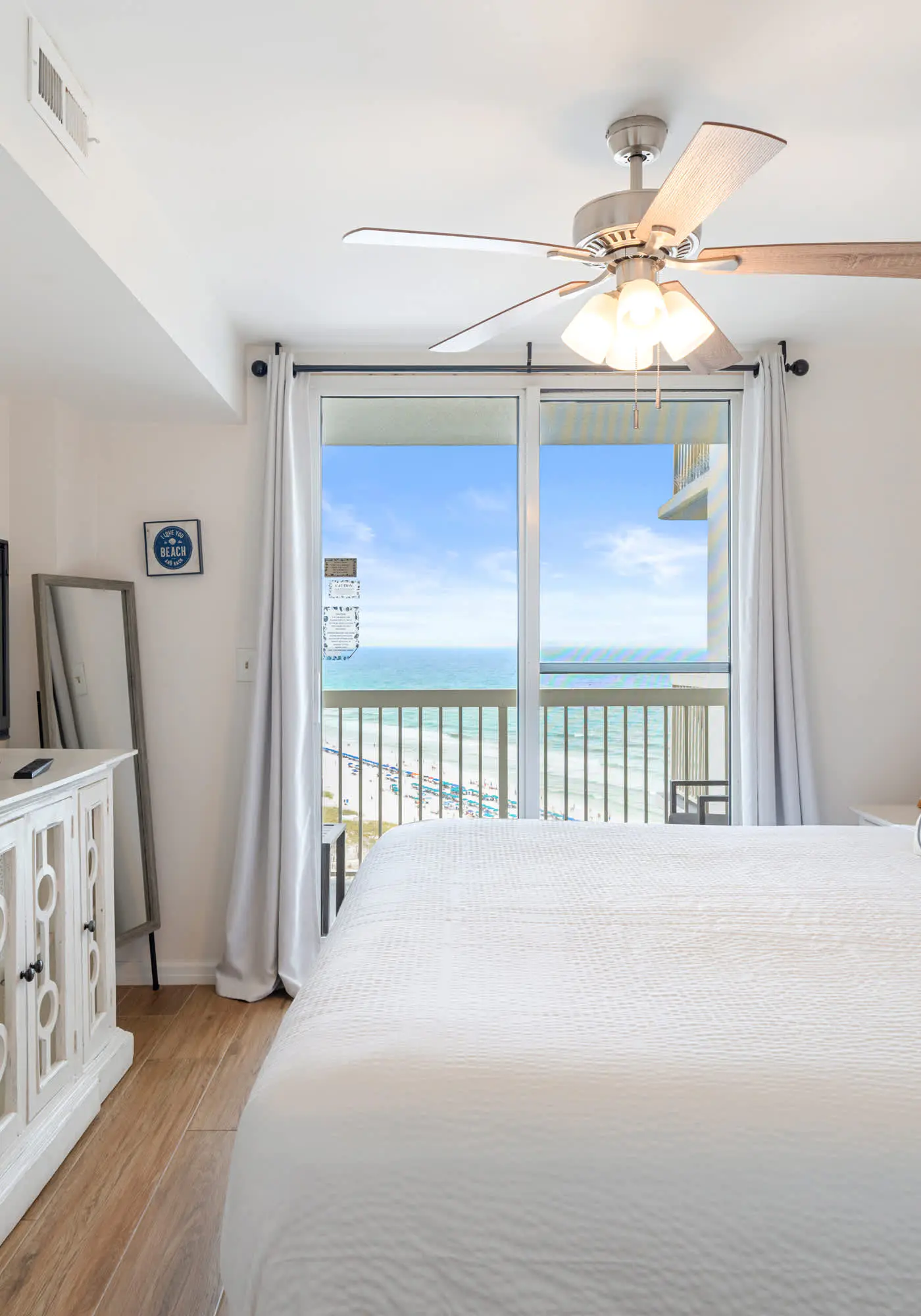 Gulf front condo with resort amenities, steps to the beach