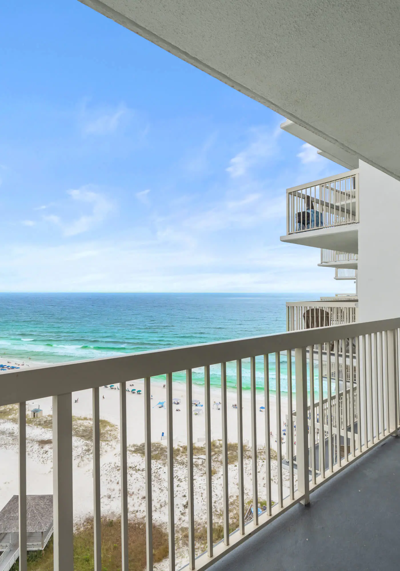 Gulf front condo with resort amenities, steps to the beach
