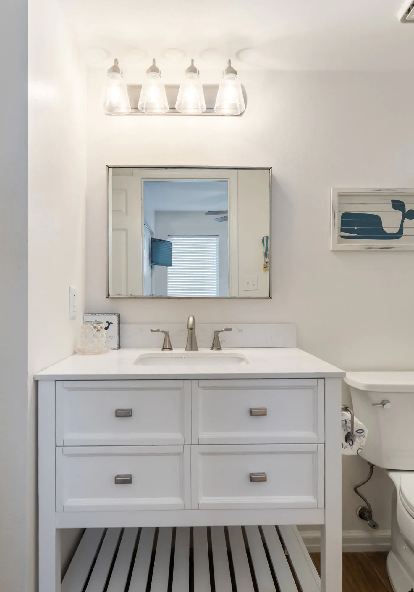 Gulf front condo with resort amenities, steps to the beach