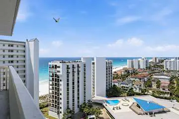 Gulf front condo with resort amenities, steps to the beach