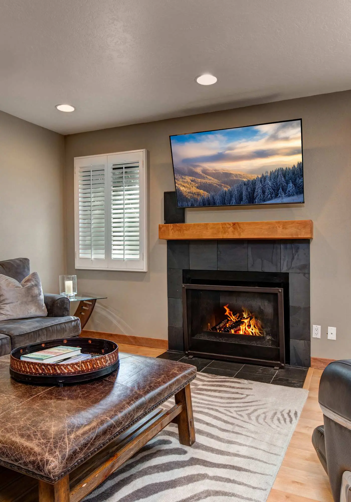 3BR Townhouse with Loft - Walk to Ski Lifts