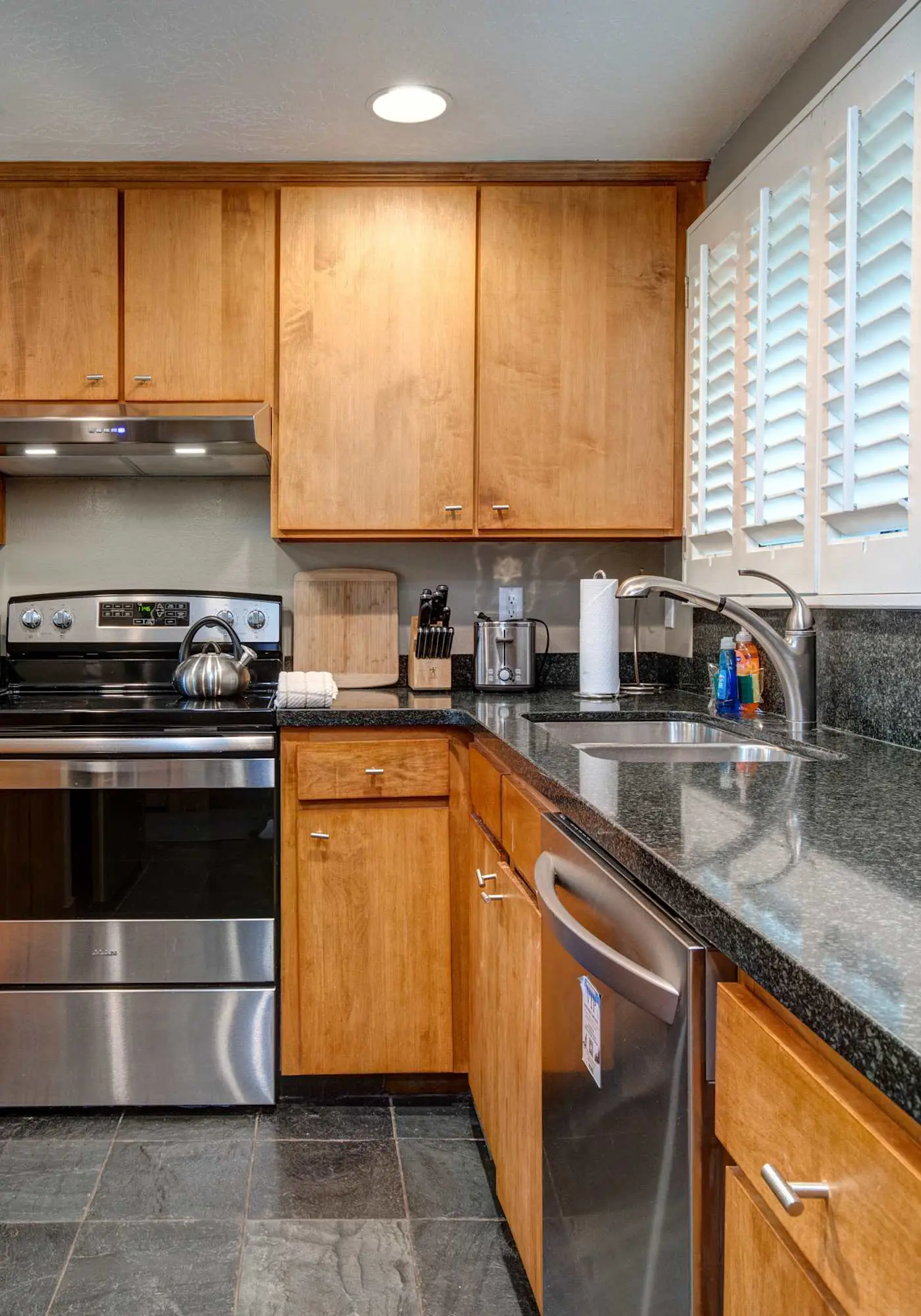 3BR Townhouse with Loft - Walk to Ski Lifts