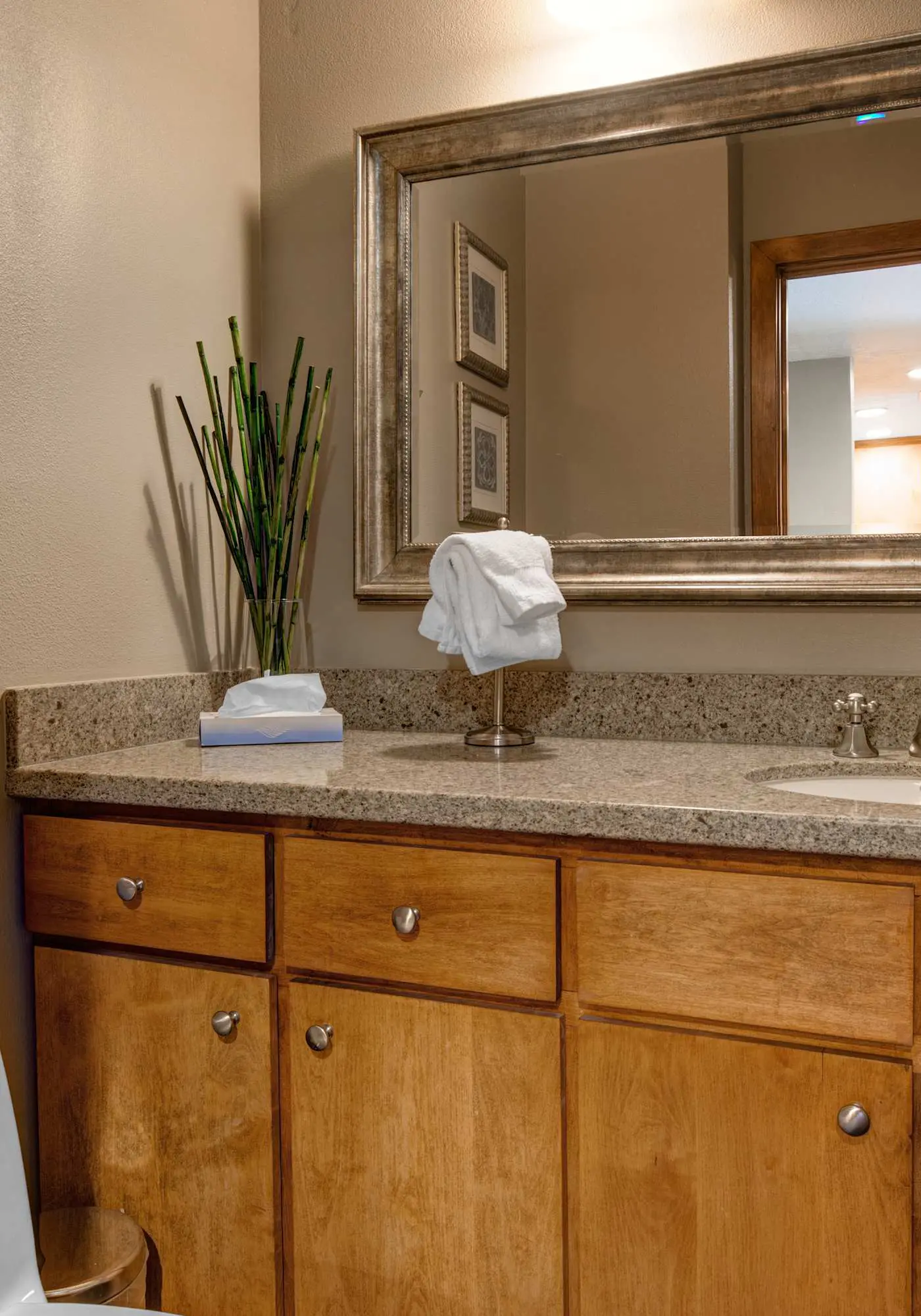 3BR Townhouse with Loft - Walk to Ski Lifts