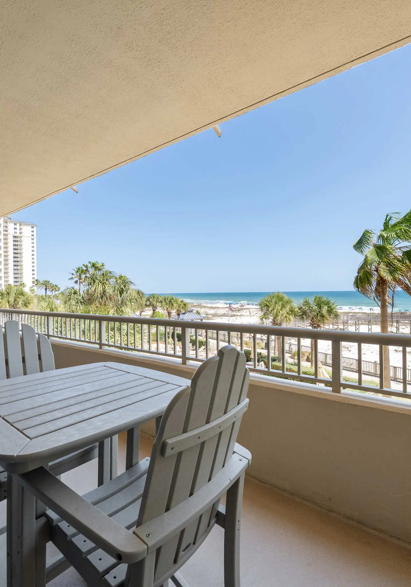 2BR Beach Condo, Shared Pool, Tennis Courts 