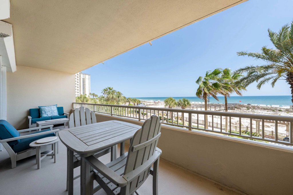 2BR Beach Condo, Shared Pool, Tennis Courts 