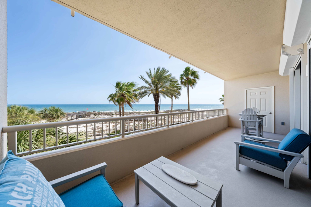 2BR Beach Condo, Shared Pool, Tennis Courts