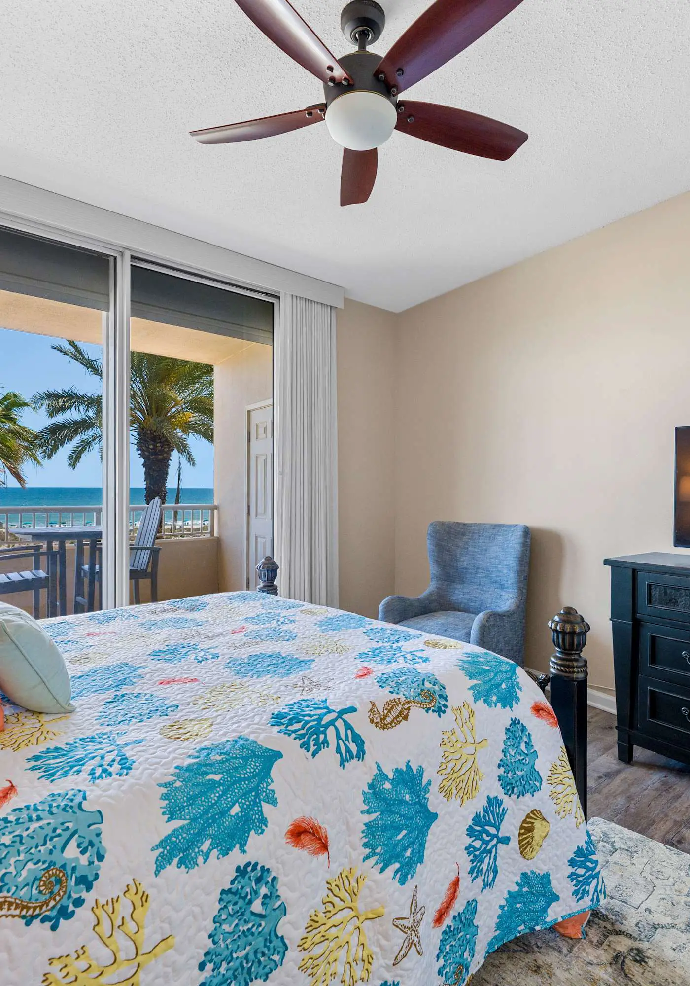 2BR Beach Condo, Shared Pool, Tennis Courts 