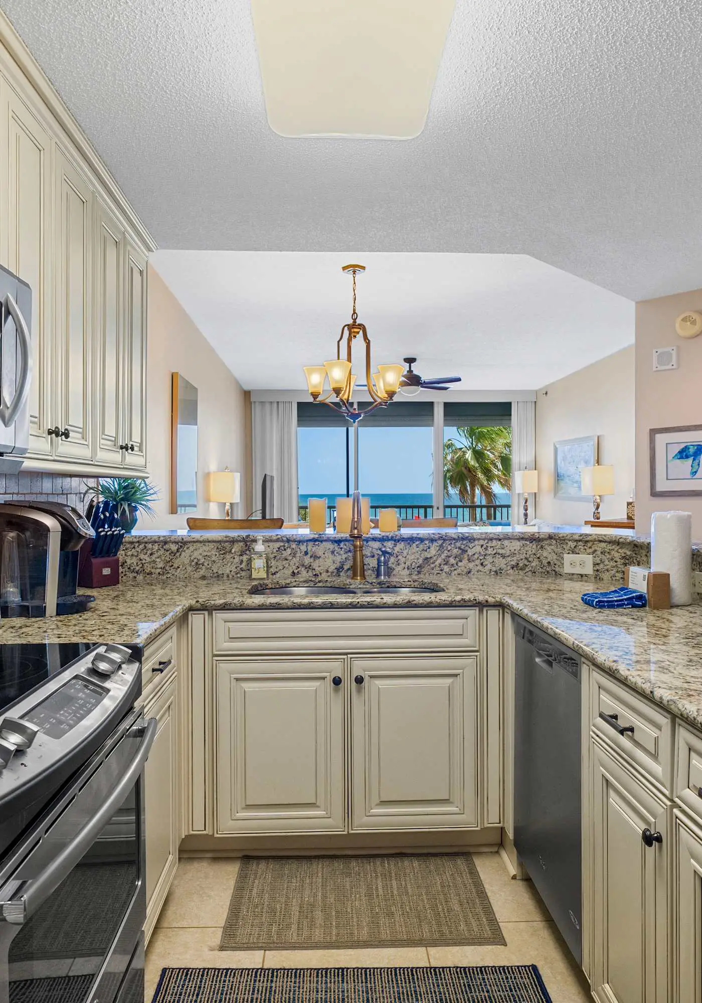 2BR Beach Condo, Shared Pool, Tennis Courts 