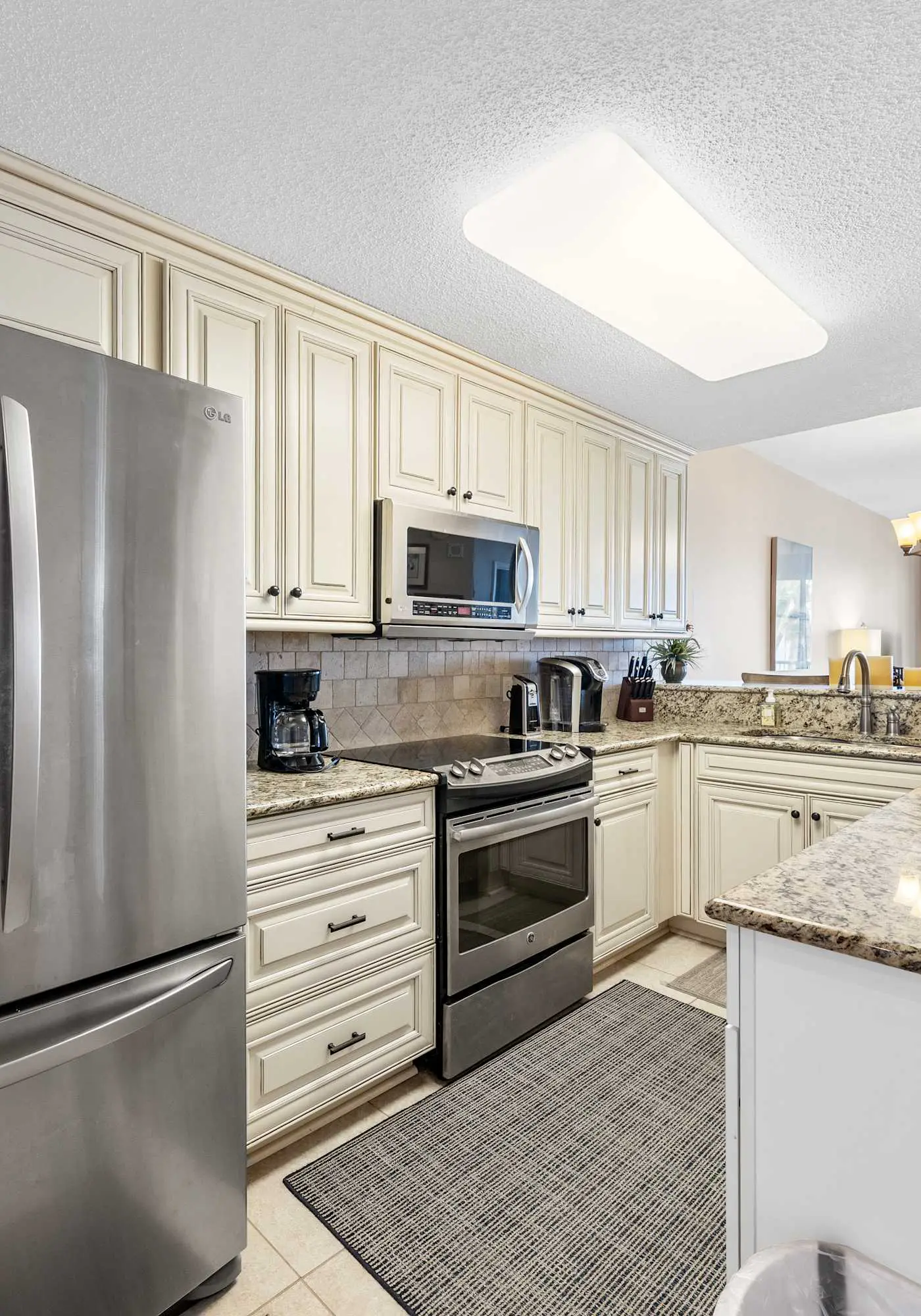 2BR Beach Condo, Shared Pool, Tennis Courts 