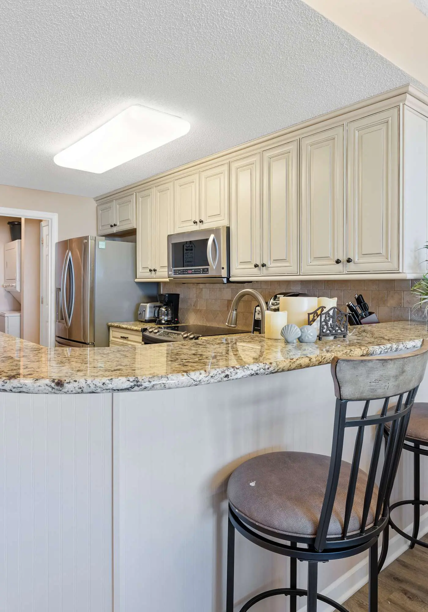 2BR Beach Condo, Shared Pool, Tennis Courts 