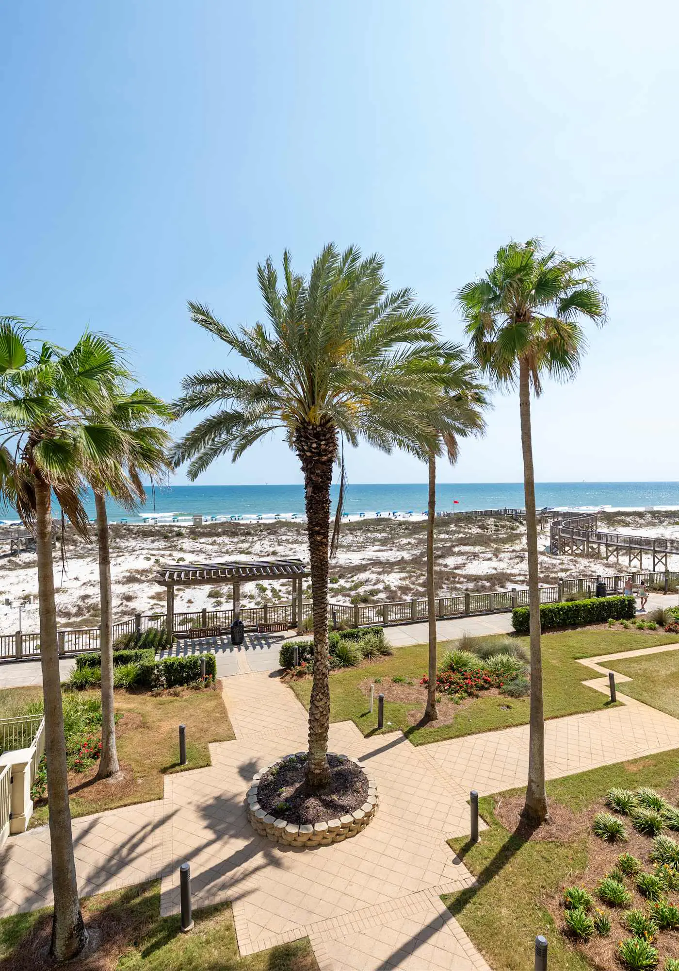 2BR Beach Condo, Shared Pool, Tennis Courts 