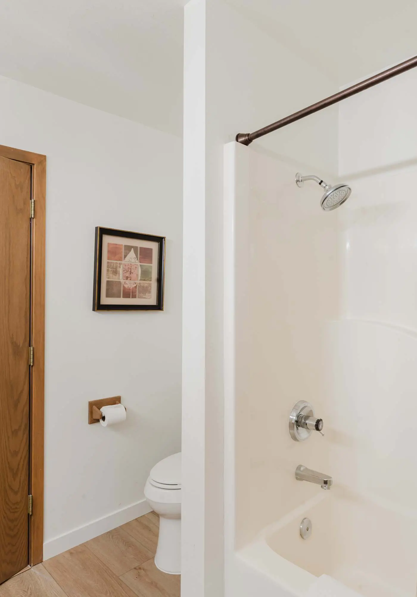 3BR Townhouse Near SHARC & Village - Dog Friendly