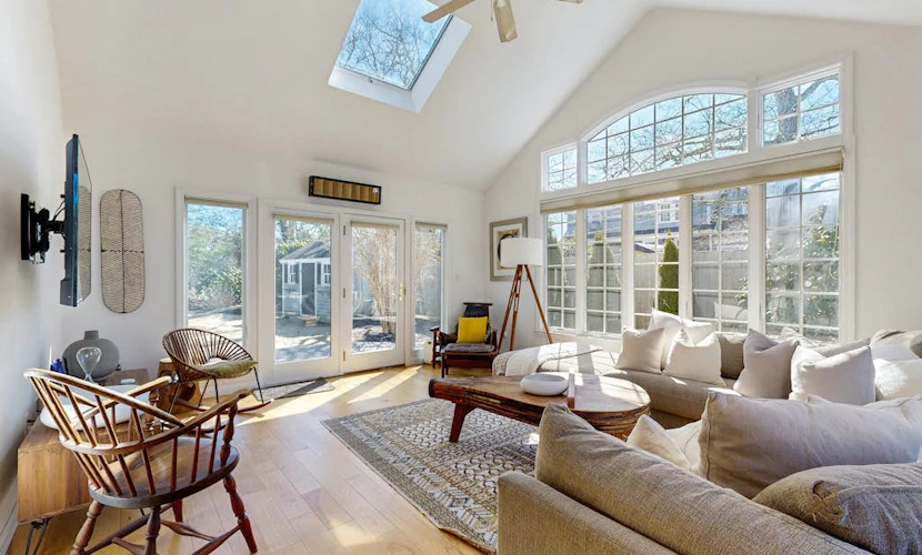 A well-appointed getaway near beach, Wifi, Gas grill, Fireplace