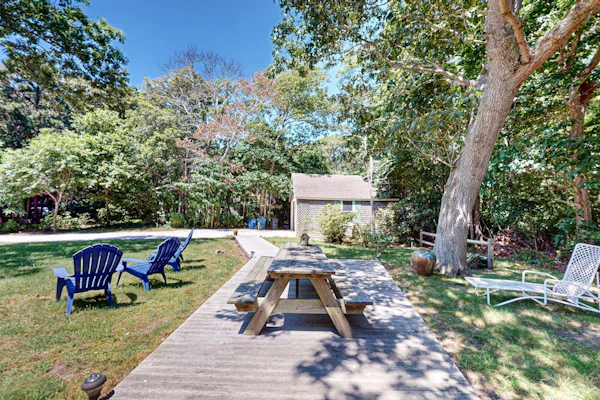 Coastal home with screened porch, W/D, & amazing location
