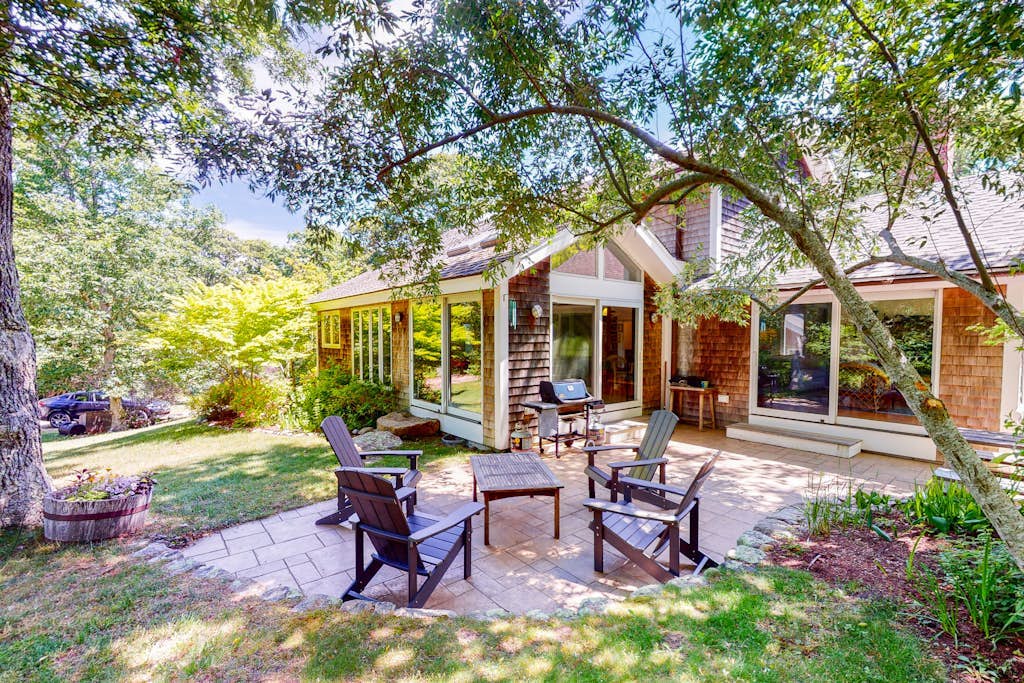 Private Hillside Home, Fully Equipped Kitchen, Dog-Friendly, A/C, W/D