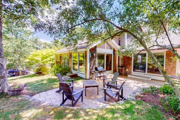 Private Hillside Home, Fully Equipped Kitchen, Dog-Friendly, A/C, W/D