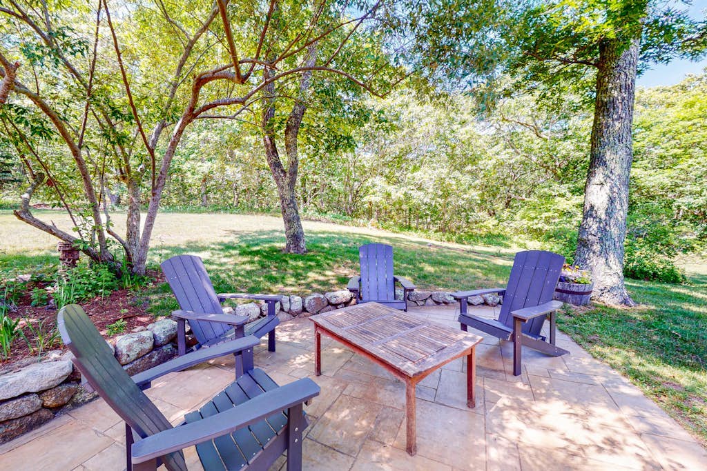 Private Hillside Home, Fully Equipped Kitchen, Dog-Friendly, A/C, W/D