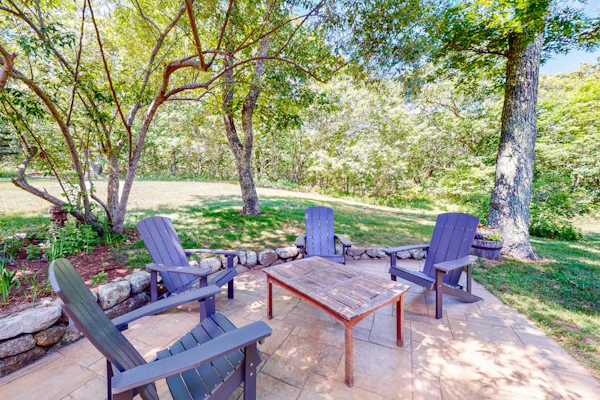 Private Hillside Home, Fully Equipped Kitchen, Dog-Friendly, A/C, W/D
