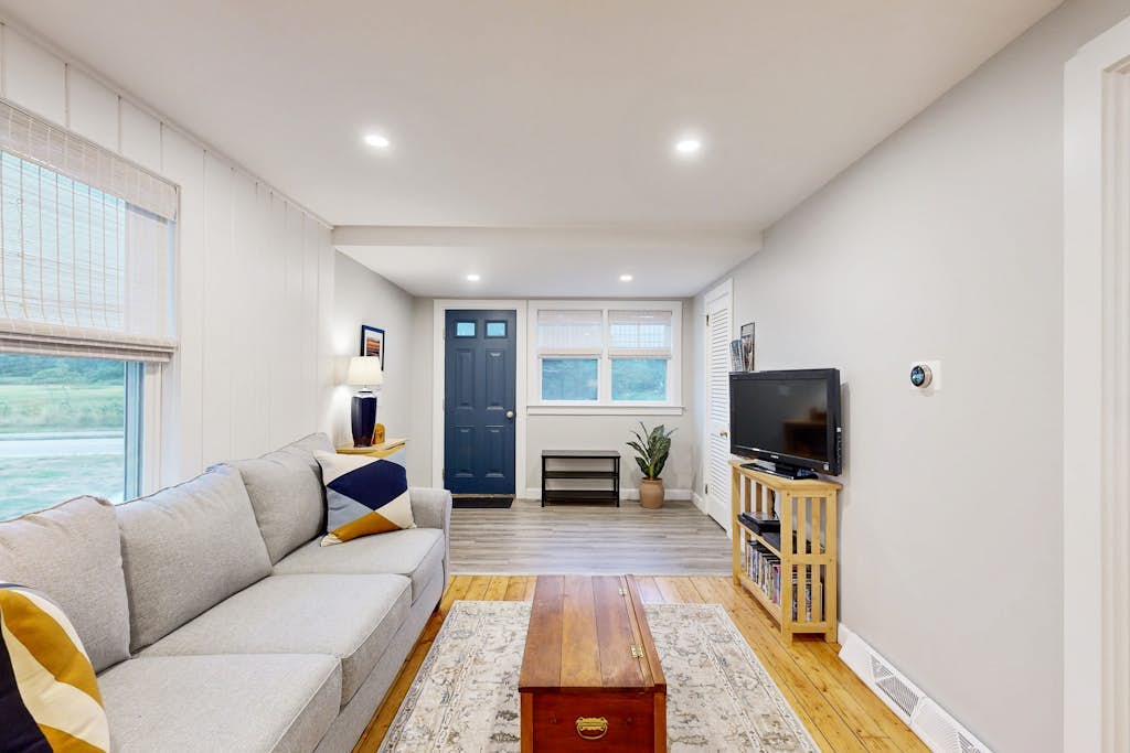 Cozy home close to the beach with patio, Washer/Dryer, & Partial AC