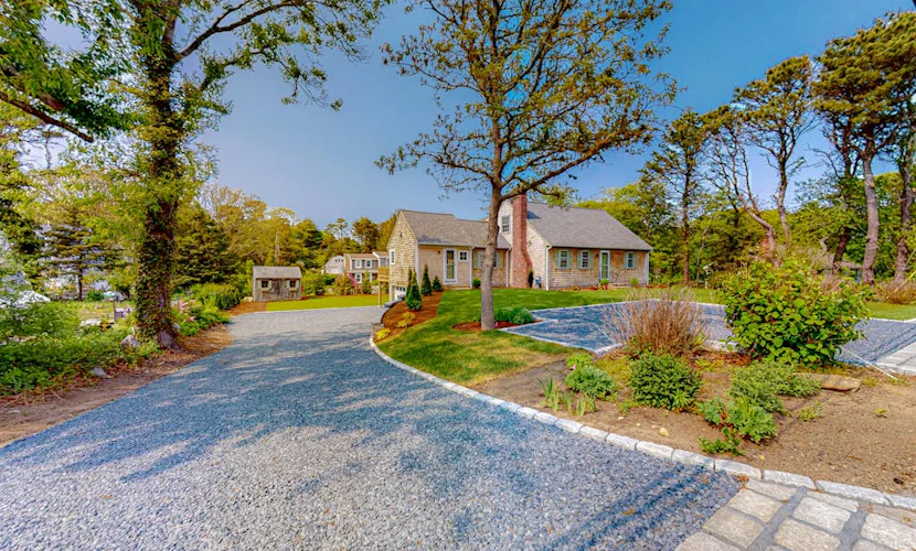 Lovely dog-friendly home w/ fireplace, central AC, full kitchen, & washer/dryer