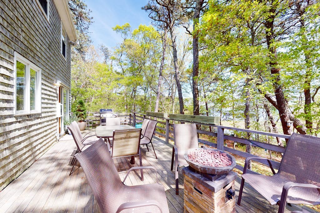 Waterfront escape with gas grill, furnished deck, fast WiFi, beach access nearby
