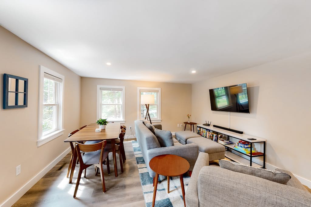 Dog-friendly house in a quiet neighborhood with furnished porch & washer/dryer