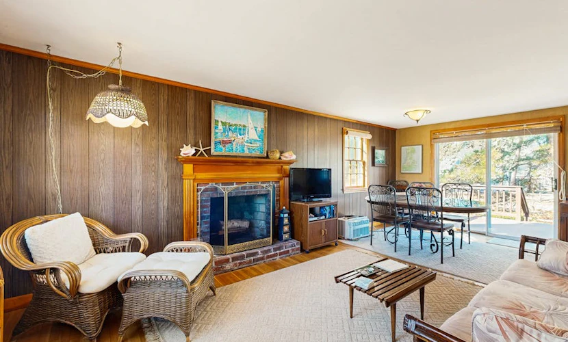 Family getaway in great location with deck, board games, yard, & AC