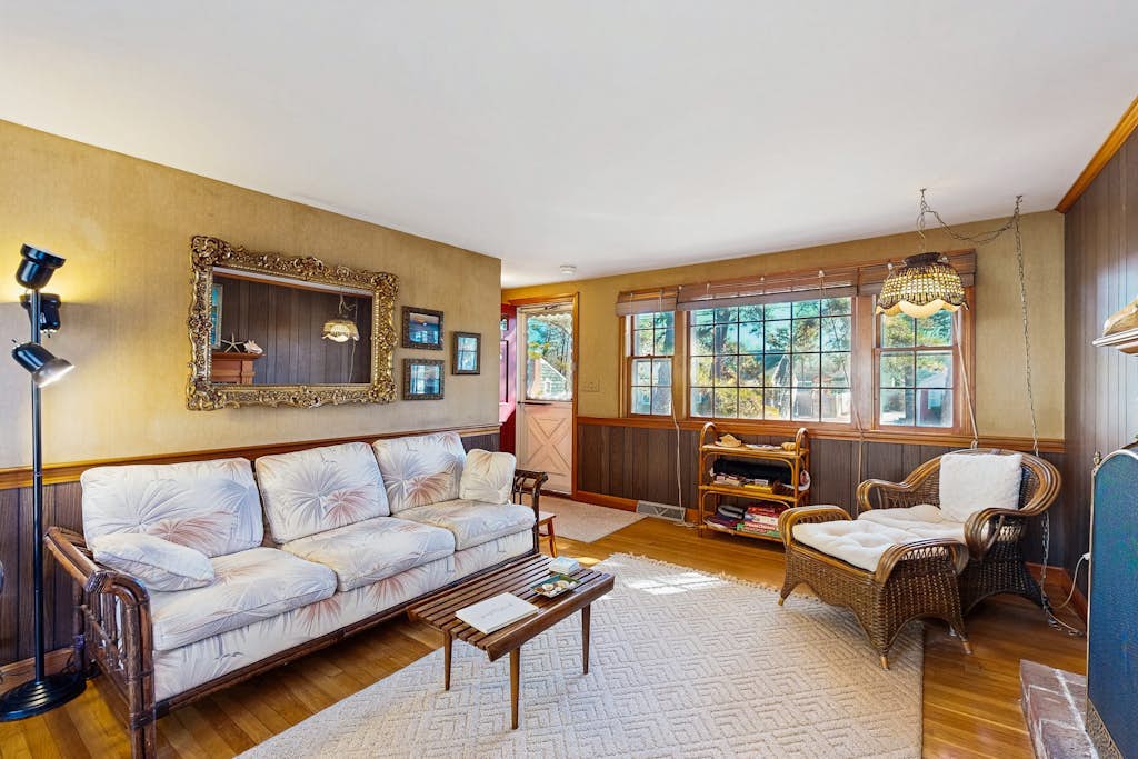 Family getaway in great location with deck, board games, yard, & AC