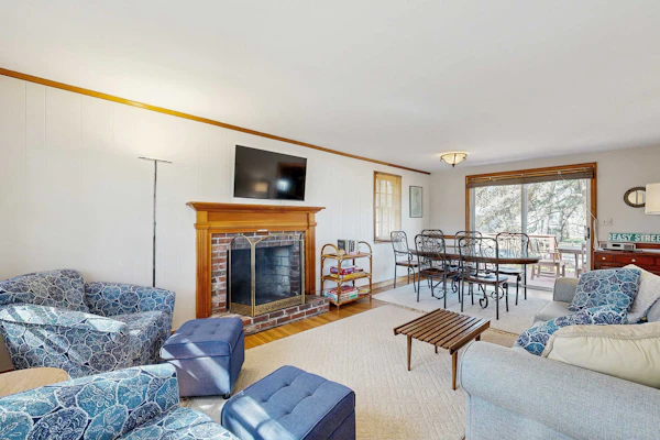 Family getaway in great location with deck, board games, yard, & AC