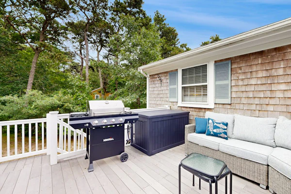 Spacious house close to town and beach with AC, W/D, games, deck, & grill