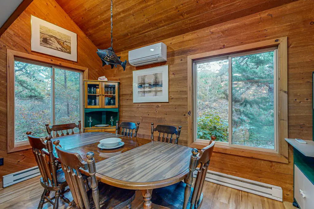 Cozy Island Cabin