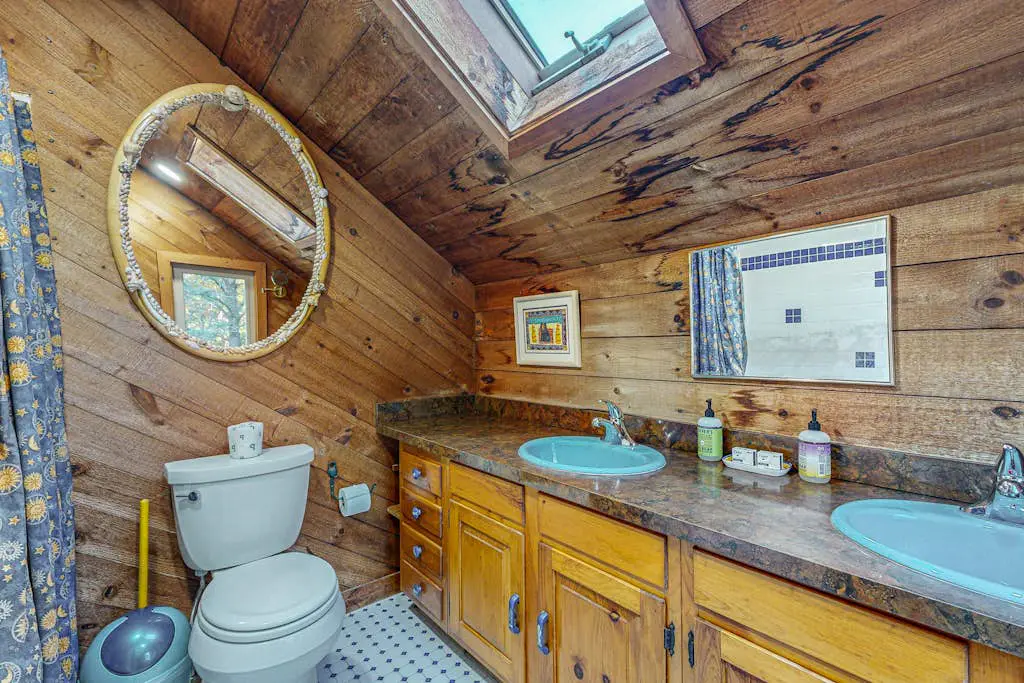 Cozy Island Cabin