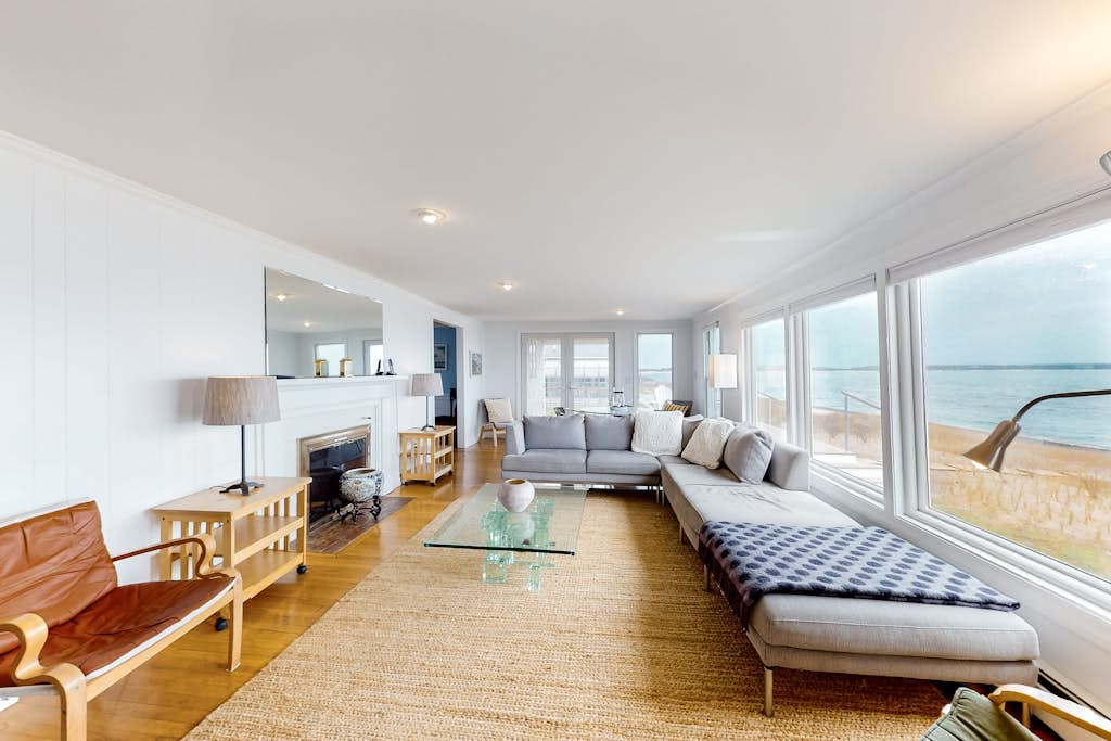 Dog Friendly Waterfront Hyannis Haven – Walk to Kalmus Beach