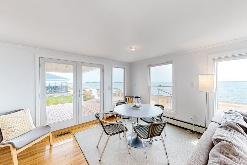 Dog Friendly Waterfront Hyannis Haven – Walk to Kalmus Beach