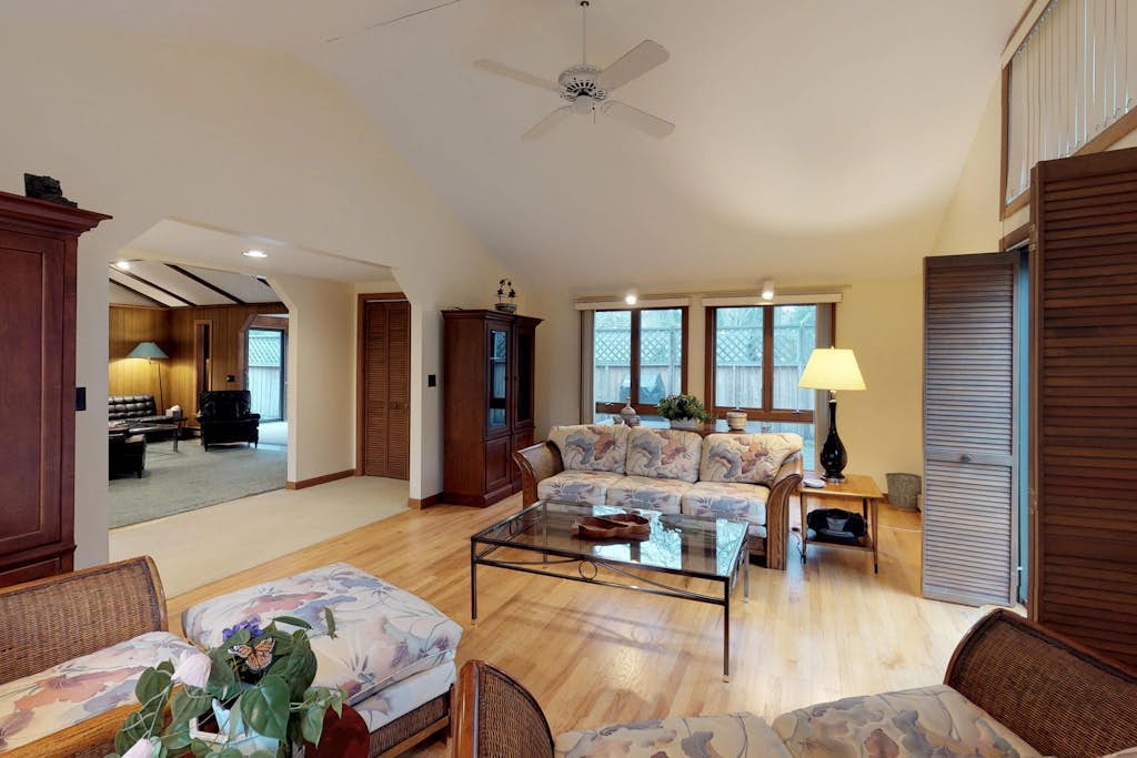 Tranquil Home with Private Deck - Walk to Beaches and Downtown Oak Bluffs